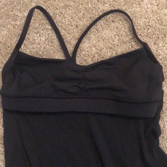 Lululemon tank with bra - Picture 4 of 4